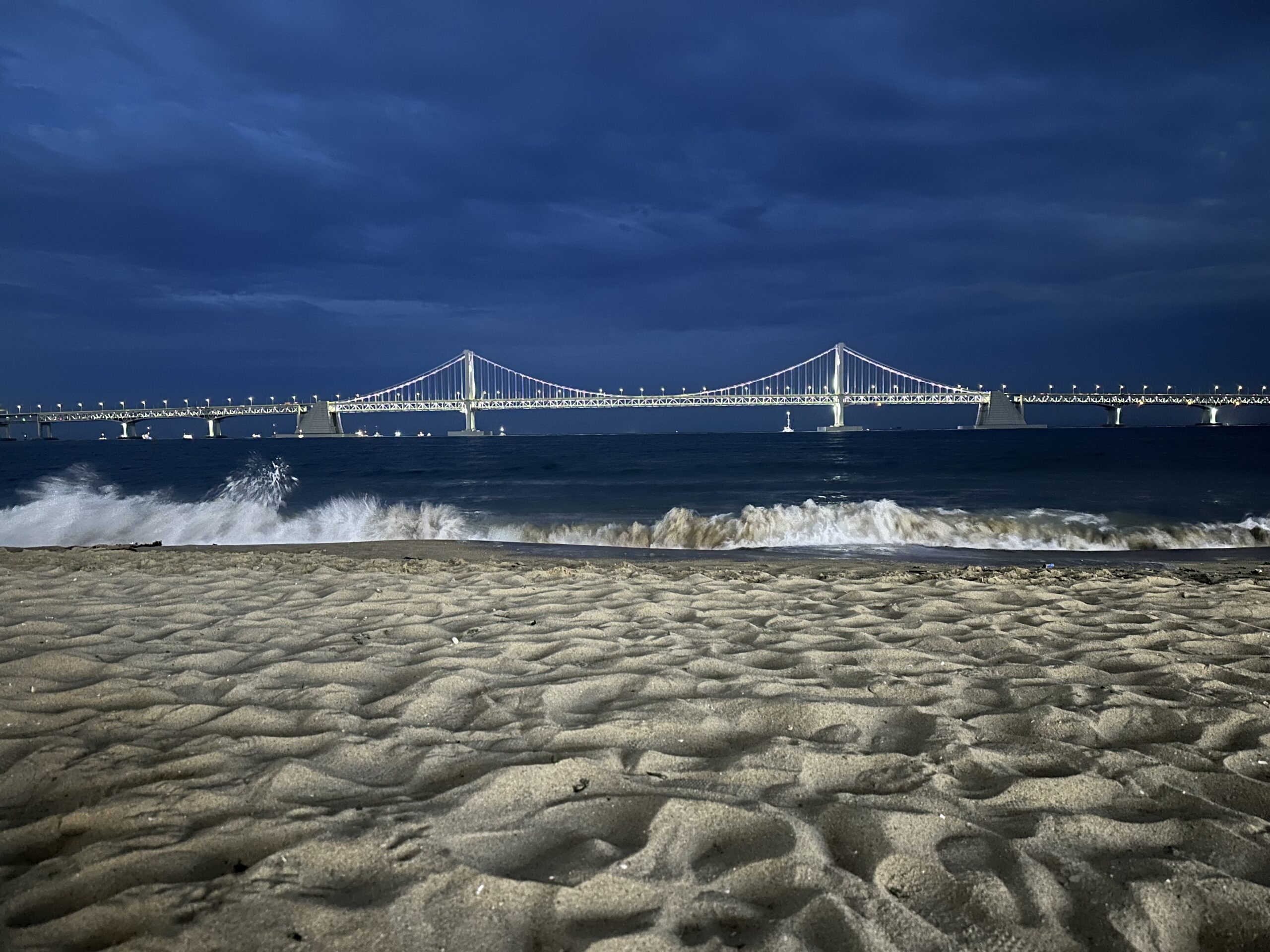 Diamond bridge at Gwangalli beach, usually there is a light show everyday at 8 PM and 10 PM, but this was also under maintenance while I was there.